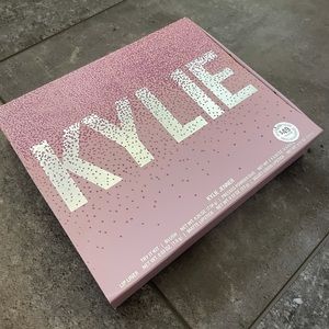 Kylie Make Up Kit